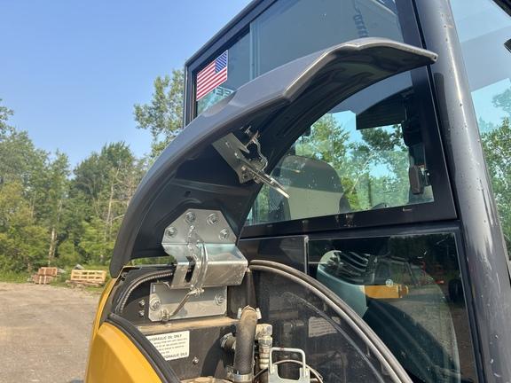 DORF,35 P TIER EXCAVATOR GEN A - Cab w/ AC; Long Arm; Rubber Tracks; w/ Bucket; Hydraulic Thumb