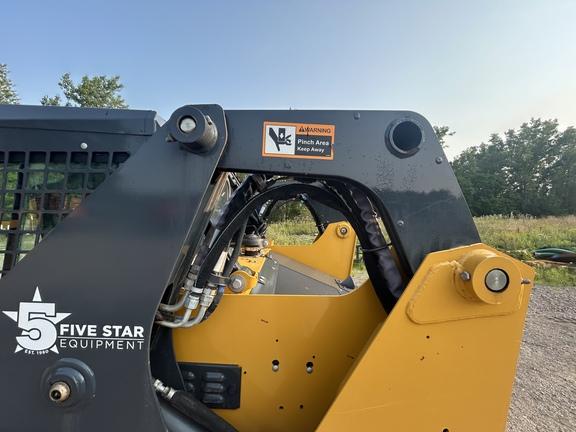 DORF,318G SKID STEER LOADER BASE -Cab w/ AC; General Purpose Bkt; Options: Camera, Self-Leveling, 2 Speed, Power Quik-Tatch, Counterweights