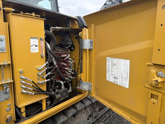 85 P TIER EXCAVATOR GEN A - Cab w/ AC; 450 mm (18 in.) Pads; w/ Bucket; Angle Blade