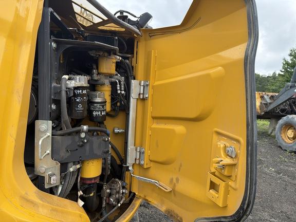 85 P TIER EXCAVATOR GEN A - Cab w/ AC; 450 mm (18 in.) Pads; w/ Bucket; Angle Blade