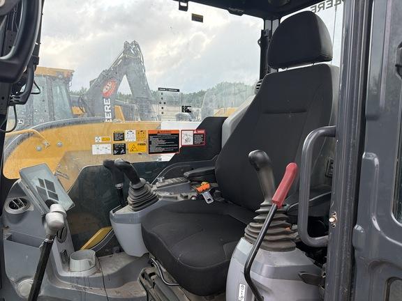 85 P TIER EXCAVATOR GEN A - Cab w/ AC; 450 mm (18 in.) Pads; w/ Bucket; Angle Blade