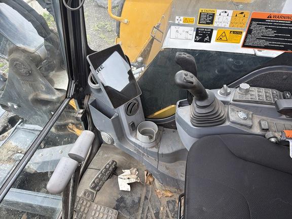 85 P TIER EXCAVATOR GEN A - Cab w/ AC; 450 mm (18 in.) Pads; w/ Bucket; Angle Blade