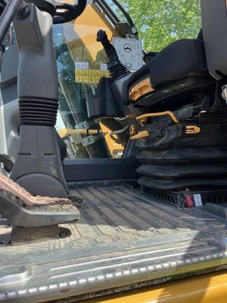 2022 CAT M318 - Cab w/ AC; w/ Bucket; w/ Blade
