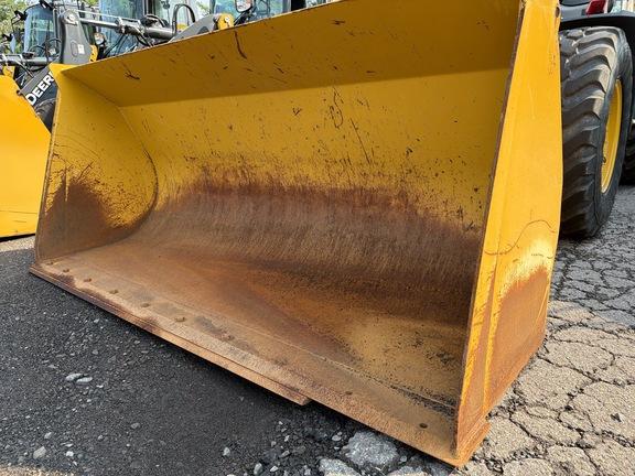 324 P FOUR WHL DRIVE LOADER -Cab w/ AC; 405/70R20 Tires