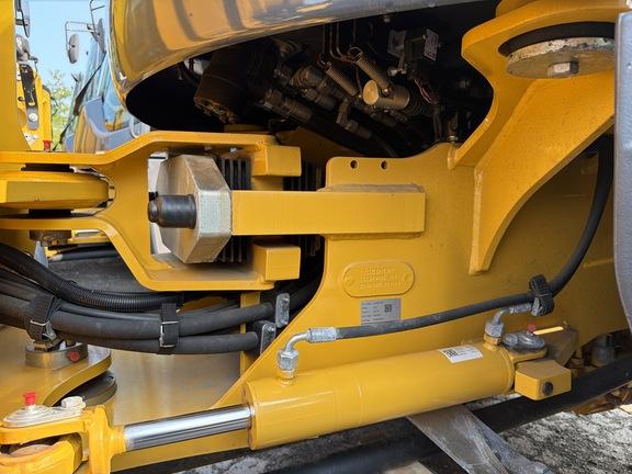 324 P FOUR WHL DRIVE LOADER -Cab w/ AC; 405/70R20 Tires