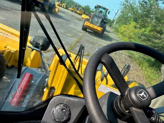 324 P FOUR WHL DRIVE LOADER - Cab w/ AC; General Purpose Bkt; 400/70R20 Tires
