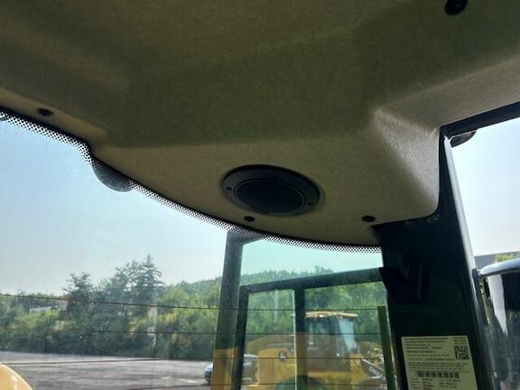 324 P FOUR WHL DRIVE LOADER - Cab w/ AC; General Purpose Bkt; 400/70R20 Tires