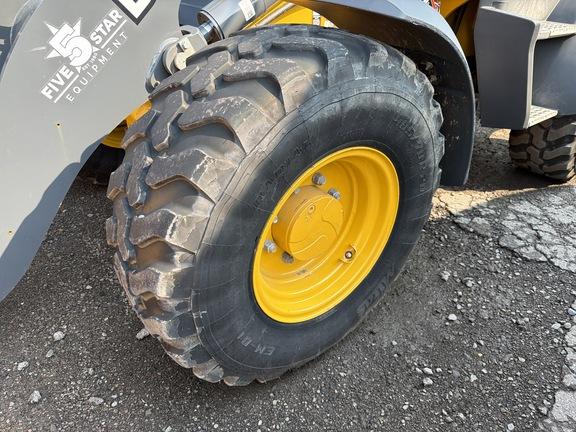 324 P FOUR WHL DRIVE LOADER - Cab w/ AC; 405/70R20 Tires