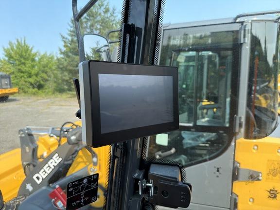 324 P FOUR WHL DRIVE LOADER - Cab w/ AC; 405/70R20 Tires