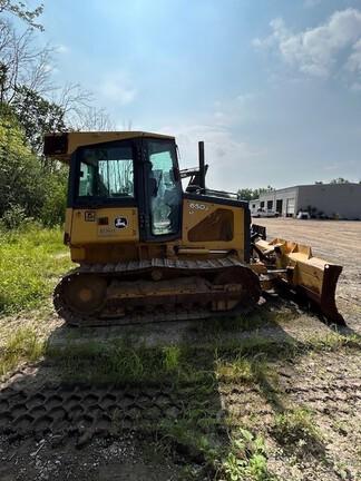 2004 JOHN DEERE 650JLT - Cab w/ AC; Long Track; 20" Pads; 2.92 m (115 in.) Blade