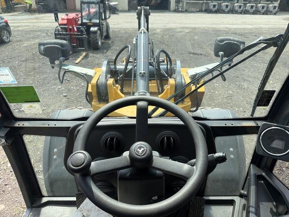 324 P FOUR WHL DRIVE LOADER - Cab w/ AC; General Purpose Bkt; 400/70R20 Tires