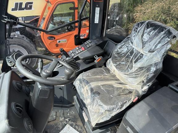 324 P FOUR WHL DRIVE LOADER - Cab w/ AC; General Purpose Bkt; 400/70R20 Tires