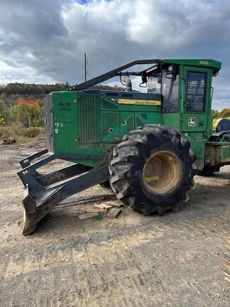 648L GRAPPLE SKIDDER - 
Cab w/ AC, Lever Steer; Dual Funct Grapple; Stacking Blade; Winch; 30.5 Tires