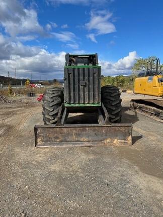 648L GRAPPLE SKIDDER - 
Cab w/ AC, Lever Steer; Dual Funct Grapple; Stacking Blade; Winch; 30.5 Tires