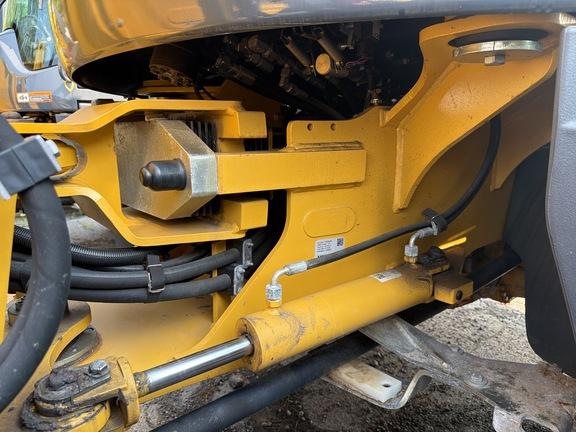 324 P FOUR WHL DRIVE LOADER - Cab w/ AC; 405/70R20 Tires
