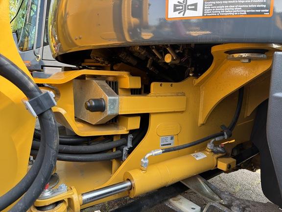 324 P FOUR WHL DRIVE LOADER - Cab w/ AC; 405/70R20 Tires