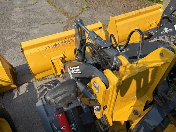 324 P FOUR WHL DRIVE LOADER - Cab w/ AC; 405/70R20 Tires