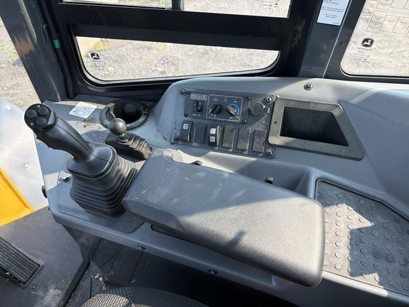 324 P FOUR WHL DRIVE LOADER - Cab w/ AC; 405/70R20 Tires