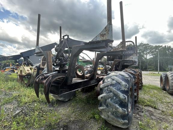 1999 TIMBCO TF820C FORWARDER - Rotating Cab w/ AC; 8x8; Chains