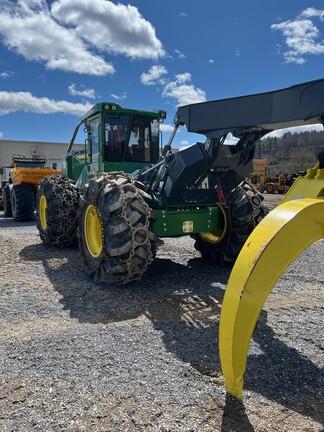 Cab w/ AC, Lever Steer; Super Wide Extreme Duty Axles (SWEDA); Winch, Dual Funct Grapple; Stacking Blade; 30.5 Tires
