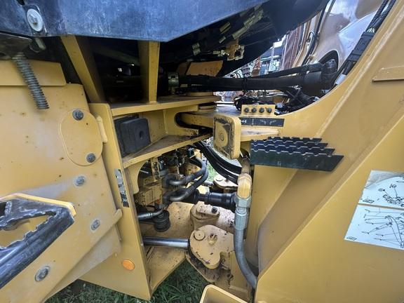 2018 CAT 938M - Cab w/ AC, Joystick Controls; Forks, Quick Coupler; 20.5 Tires; General Purpose Bkt