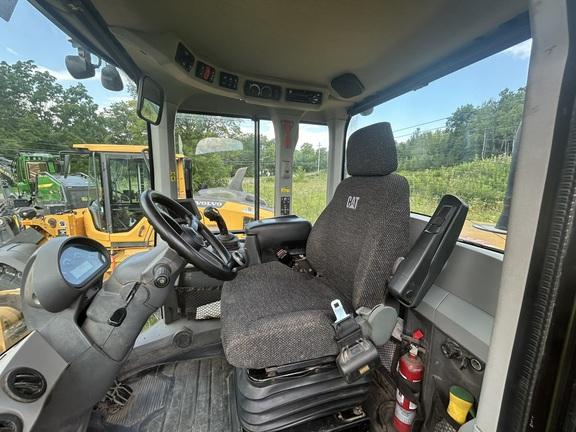 2018 CAT 938M - Cab w/ AC, Joystick Controls; Forks, Quick Coupler; 20.5 Tires; General Purpose Bkt