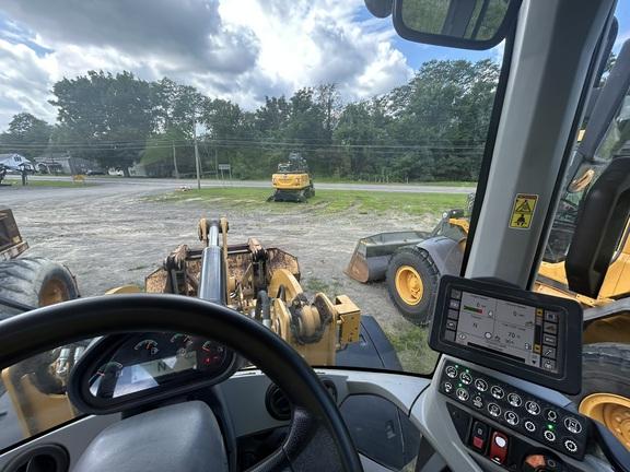 2018 CAT 938M - Cab w/ AC, Joystick Controls; Forks, Quick Coupler; 20.5 Tires; General Purpose Bkt