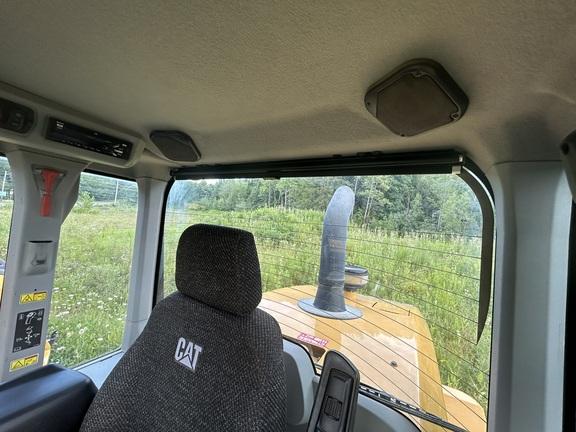 2018 CAT 938M - Cab w/ AC, Joystick Controls; Forks, Quick Coupler; 20.5 Tires; General Purpose Bkt