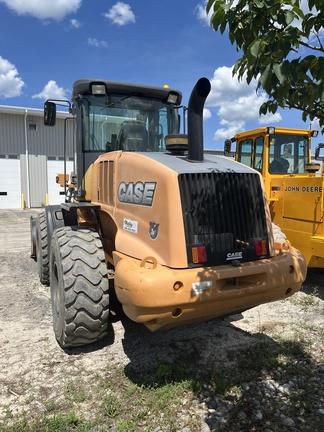 2011 CASE 621E XT WHEEL LOADER - Cab w/ AC; Quick Coupler; Power Shift Trans; 20.5 Tires; Tool Carrier; General Purpose Bkt; Options: Aux Hydraulics