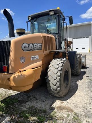 2011 CASE 621E XT WHEEL LOADER - Cab w/ AC; Quick Coupler; Power Shift Trans; 20.5 Tires; Tool Carrier; General Purpose Bkt; Options: Aux Hydraulics