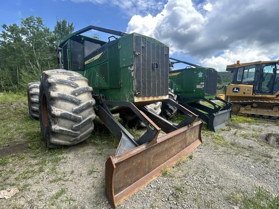 848L GRAPPLE SKIDDER - Cab w/ AC, Lever Steer; Dual Funct Grapple; Stacking Blade; 35.5 Tires