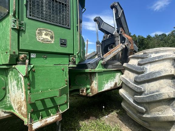 848L GRAPPLE SKIDDER - Cab w/ AC, Lever Steer; Dual Funct Grapple; Stacking Blade; 35.5 Tires