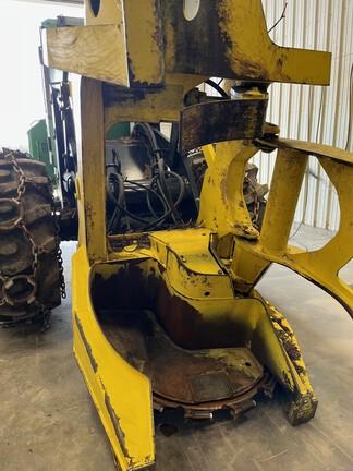 643K WHEELED FELLER BUNCHER - Cab w/ AC; Heavy Duty Axles; 28L Tires; Saw - Continuous