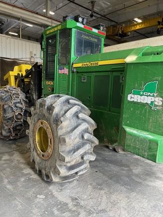 643K WHEELED FELLER BUNCHER - Cab w/ AC; Heavy Duty Axles; 28L Tires; Saw - Continuous