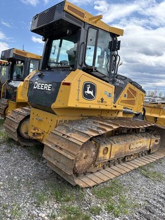750L CRAWLER DOZER - Cab w/ AC; Low Ground Pressure; 34" Pads; Power-Angle-Tilt, 3.96 m (156 in.) Blade