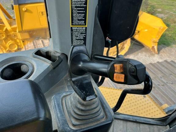 750L CRAWLER DOZER - Cab w/ AC; Low Ground Pressure; 34" Pads; Power-Angle-Tilt, 3.96 m (156 in.) Blade