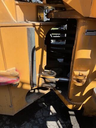 2003 CASE 921C - Cab w/ AC; General Purpose Bkt