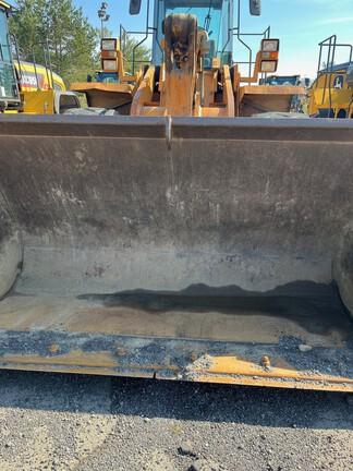 2003 CASE 921C - Cab w/ AC; General Purpose Bkt
