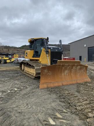 850 P  CONSTRUCTION CRAWLER - Cab w/ AC; Low Ground Pressure; 36" Pads; Power-Angle-Tilt, 4.27 m (168 in.) Blade; Rock Guards