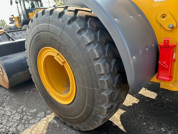 644 G TIER WHEEL LOADER - Cab w/ AC, Joystick Controls; 23.5 Tires; General Purpose Bkt; Options: Rear Camera