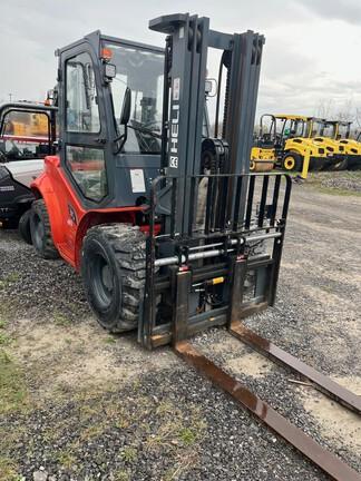 4X4; 22' See Thru Mast, 7,000 # Capacity; Telescopic; Side Shift