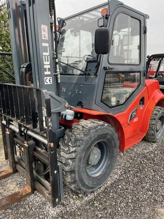 4X4; 22' See Thru Mast, 7,000 # Capacity; Telescopic; Side Shift
