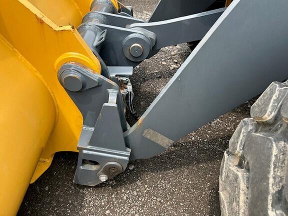 544 G-TIER WHEEL LOADER - Cab w/ AC, EH Joystick Controls; 20.5 Tires, Radials; General Purpose Bkt; Options: Rear Camera, Ride Control