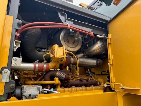 544 G-TIER WHEEL LOADER - Cab w/ AC, EH Joystick Controls; 20.5 Tires, Radials; General Purpose Bkt; Options: Rear Camera, Ride Control