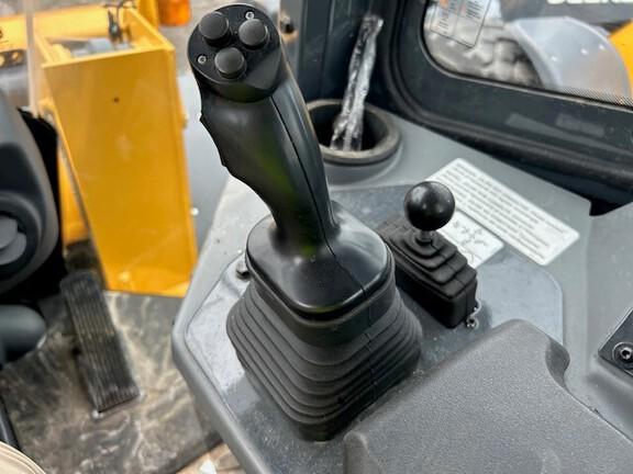 544 G-TIER WHEEL LOADER - Cab w/ AC, EH Joystick Controls; 20.5 Tires, Radials; General Purpose Bkt; Options: Rear Camera, Ride Control