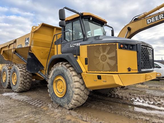 John Deere 460E-II ARTICULATED DUMP TRUCK, Cab w/ AC; 46 Ton; 4X4; Tailgate