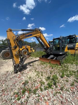 XCMG XE80U HYDRAULIC EXCAVATOR - Cab w/ AC; Rubber Tracks; Hydraulic Thumb; Blade