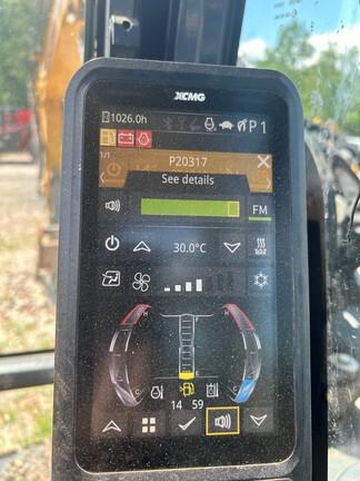 XCMG XE80U HYDRAULIC EXCAVATOR - Cab w/ AC; Rubber Tracks; Hydraulic Thumb; Blade