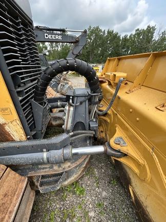 CAB A/C-LGP-34" PADS-161' BLD-SL CTRL-3S - Cab w/ AC; Low Ground Pressure; 850 mm (34 in.) Pads; Power-Angle-Tilt, 4.09 m (161 in.) Blade; Retrieval Hitch; Options: Camera, Counterweights, Rock Guards