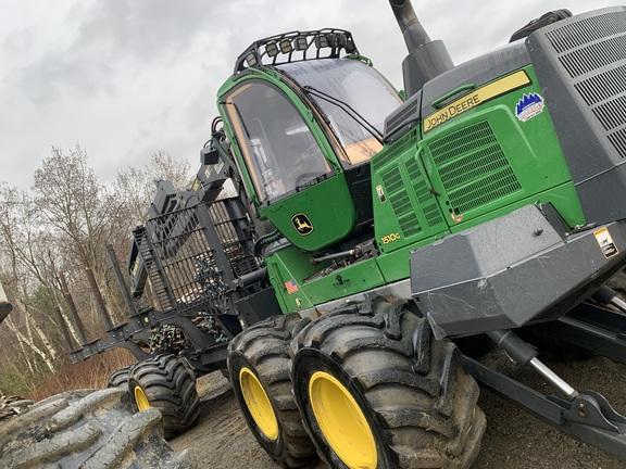1510G FORWARDER - Cab w/ AC; 8x8; Stacking Blade